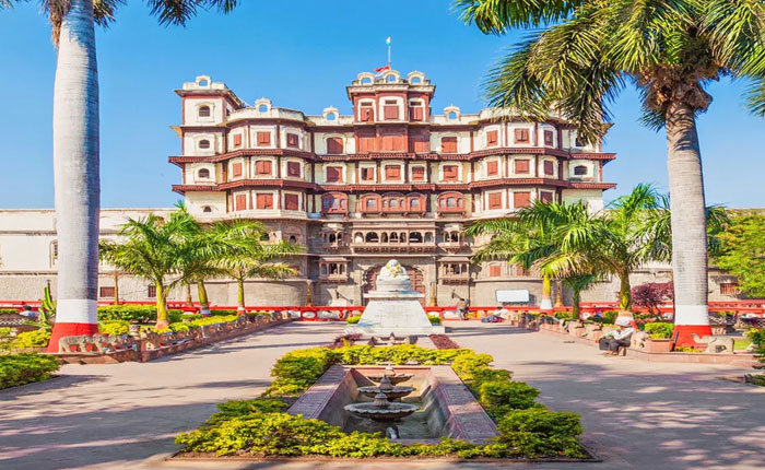 Bhopal to Indore Taxi Service